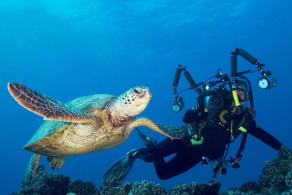 Lean scuba to explore another world